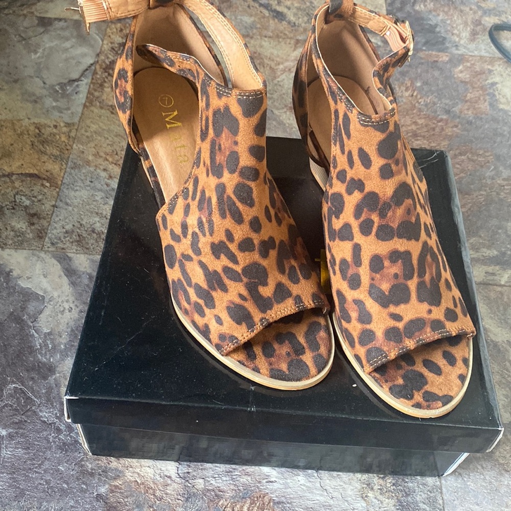 Leopard print wedges